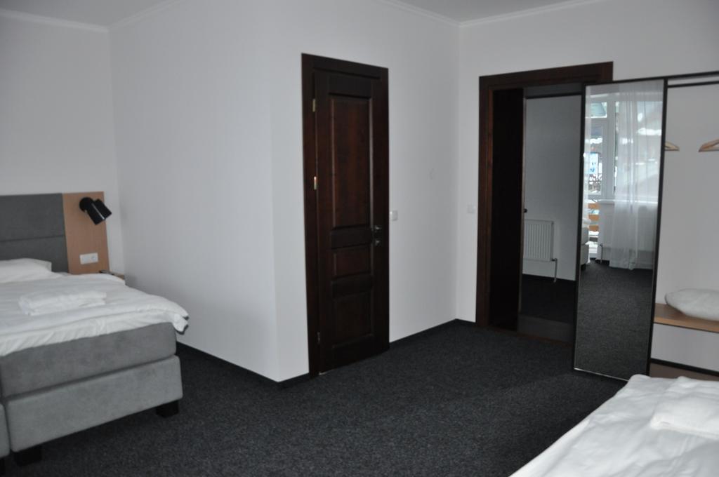 Grofa Room Μπούκοβελ Εξωτερικό φωτογραφία